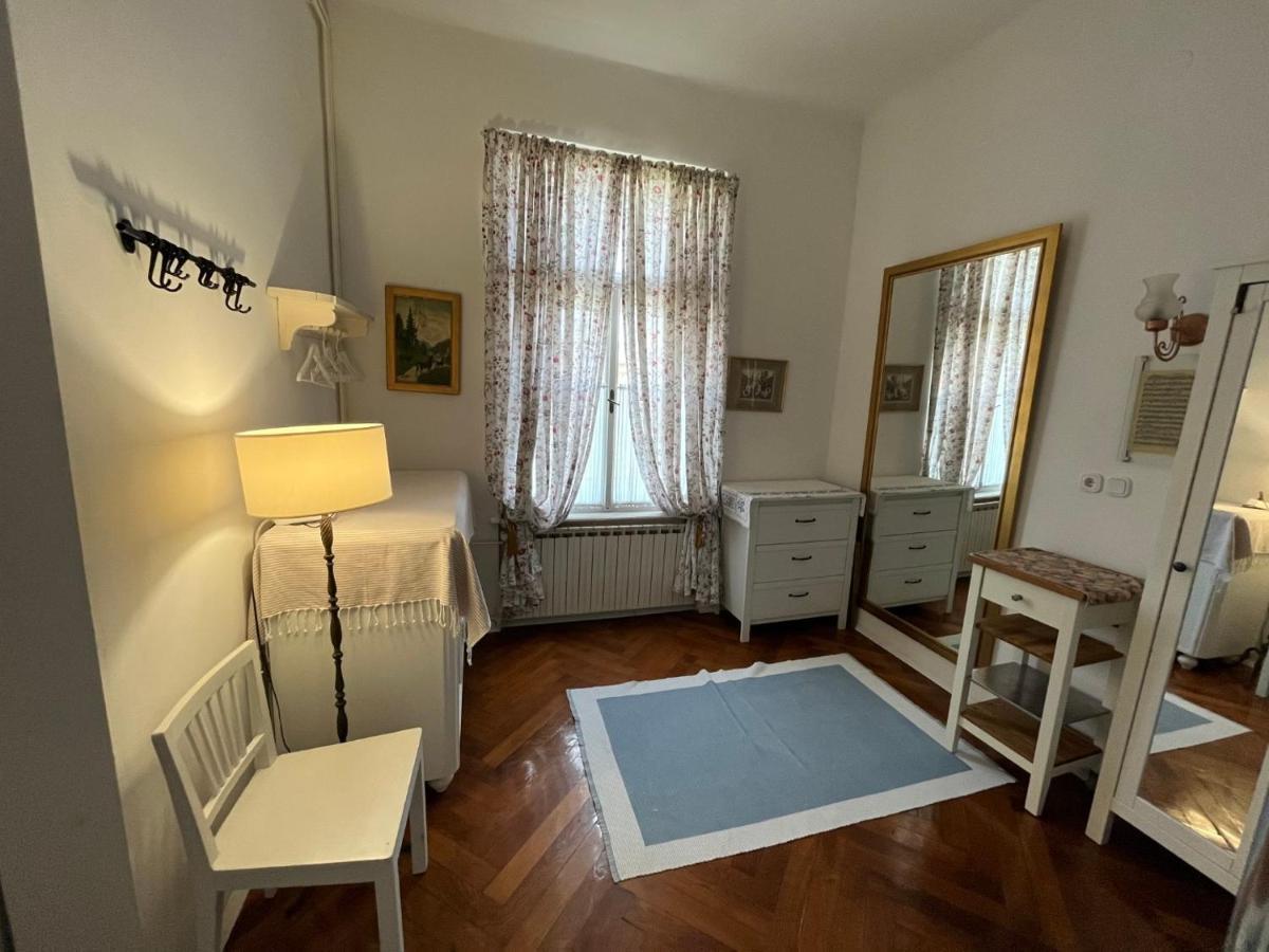 Guest House Ilicki Plac ซาเกร็บ ภายนอก รูปภาพ